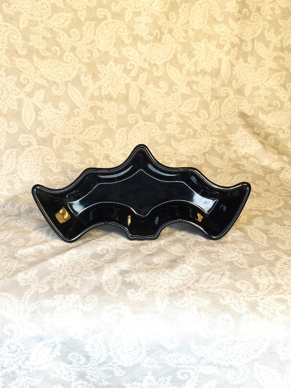 Adorable 9" Chantal 93-BAT12 black glazed ceramic bat-shaped dish - 1 cup